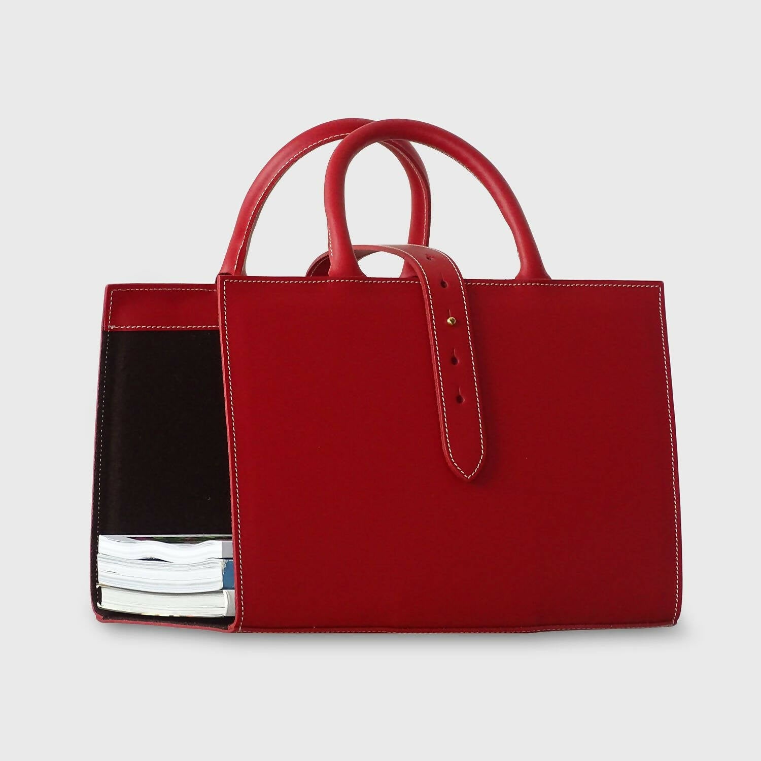 Porte- revues en cuir rouge | EMPREINTES Paris