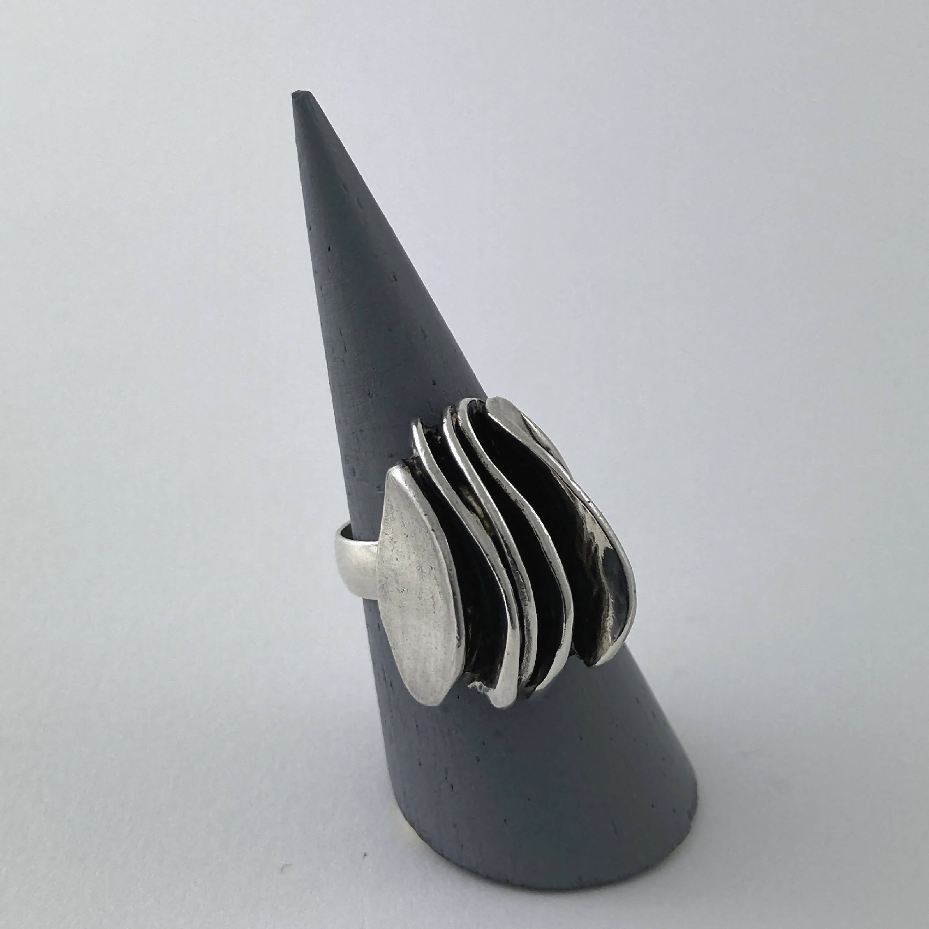 Bague réglable en étain argentée 3 | EMPREINTES Paris