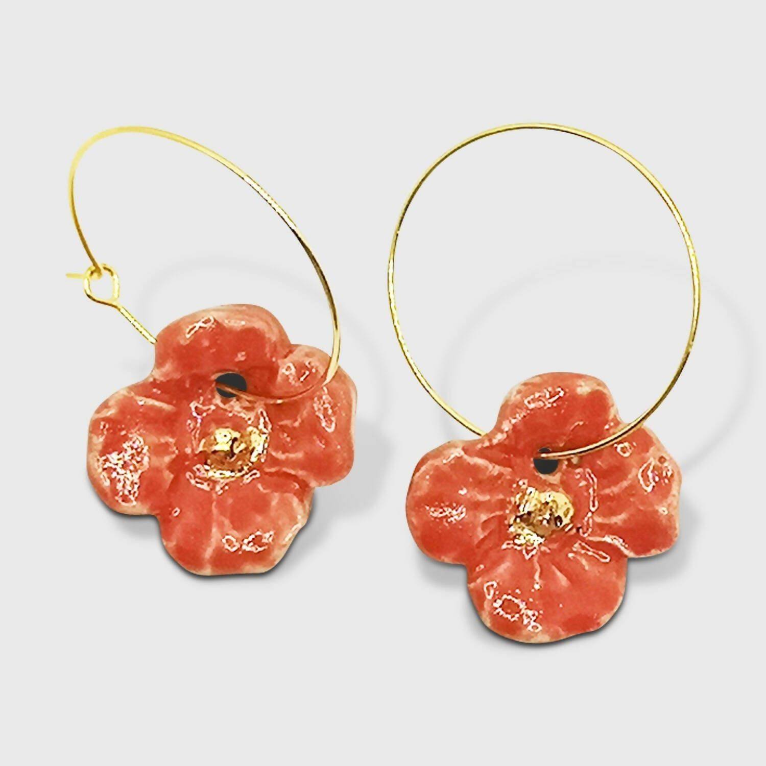 Boucles d'oreilles créoles fleurs rouges et or 4 pétales – EMPREINTES Paris