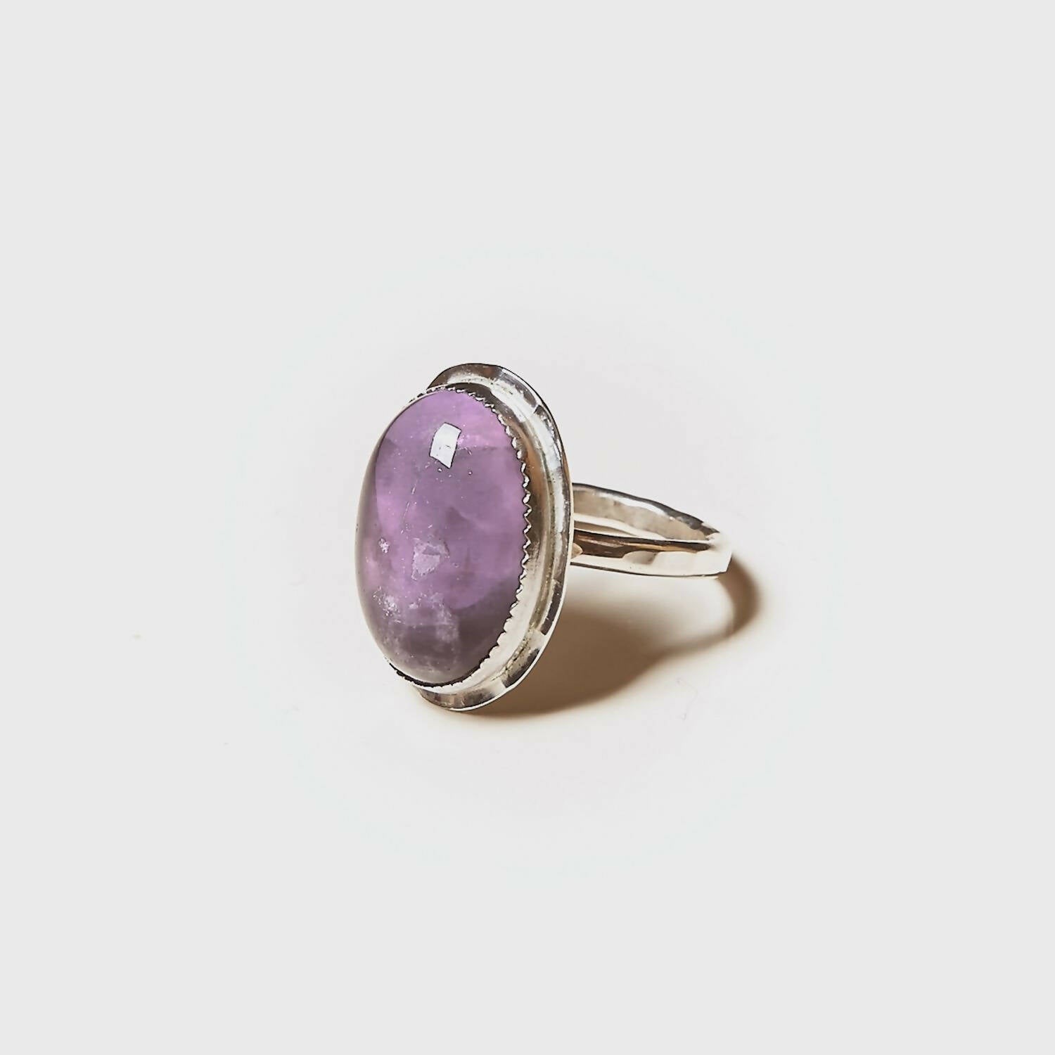 Bague ROSAIA en argent avec Améthyste. | EMPREINTES Paris