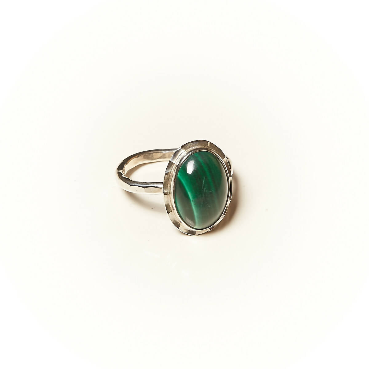Bague GLAIA en argent avec une malachite. | EMPREINTES Paris