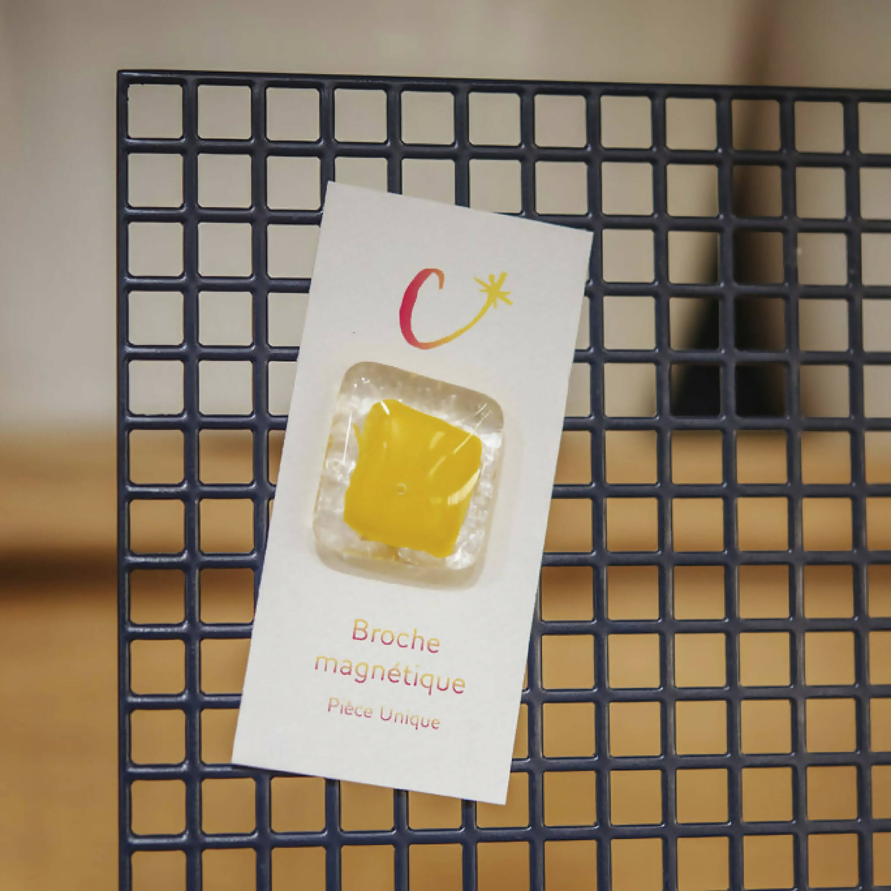 Broche Collection DICHROIQUE carré jaune | EMPREINTES Paris | EMPREINTES Paris