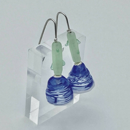 Boucles d'oreilles petites corolles bleues sur tiges | EMPREINTES Paris - EMPREINTES Paris