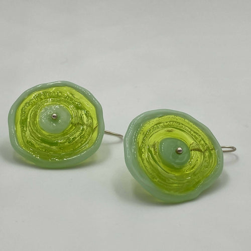 boucles_doreilles_coquelicot_disque_vert_prairie_et_vert_celadon_lathoumetie_helene copie | EMPREINTES Paris - EMPREINTES Paris