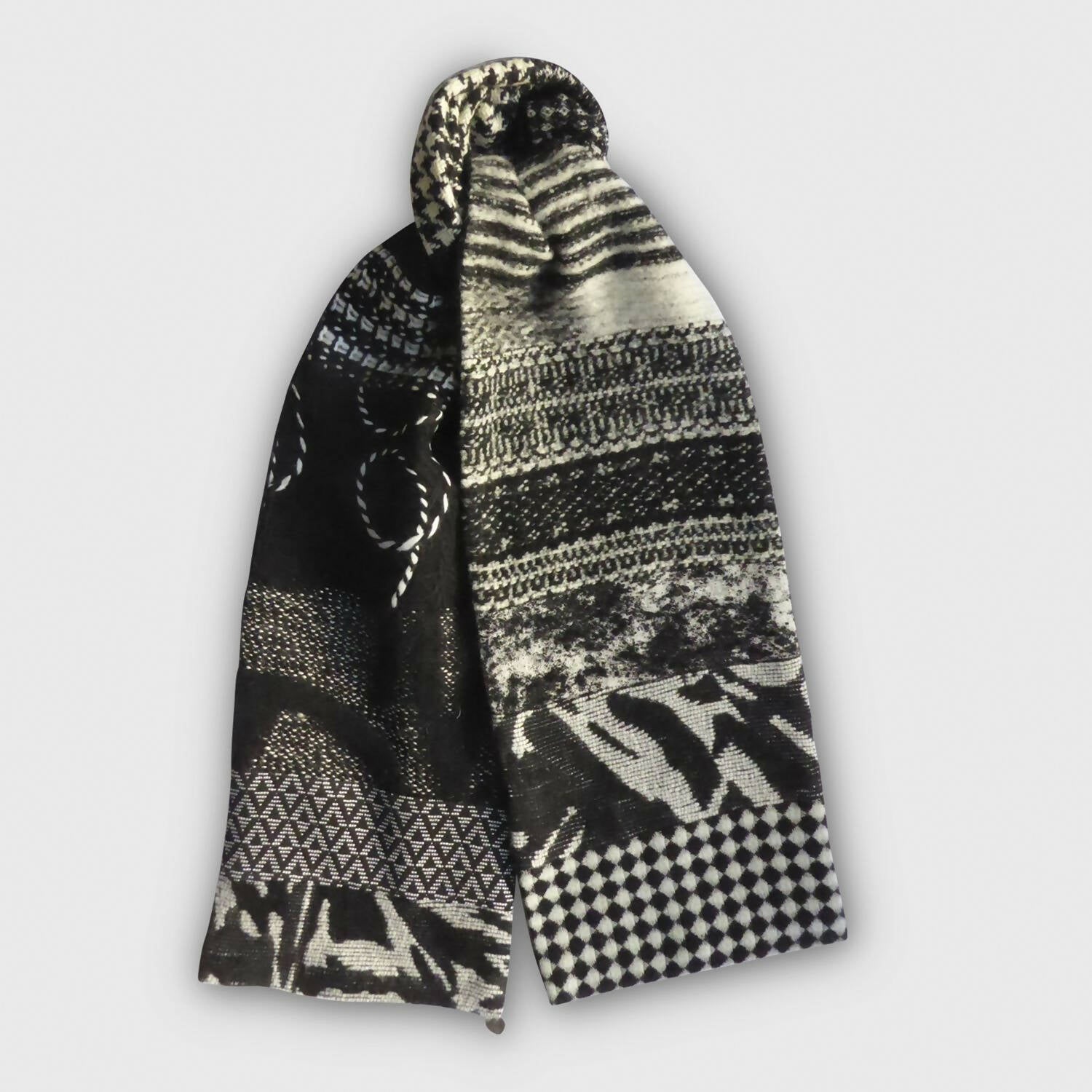 Écharpe hivernale homme-Black and white | EMPREINTES Paris