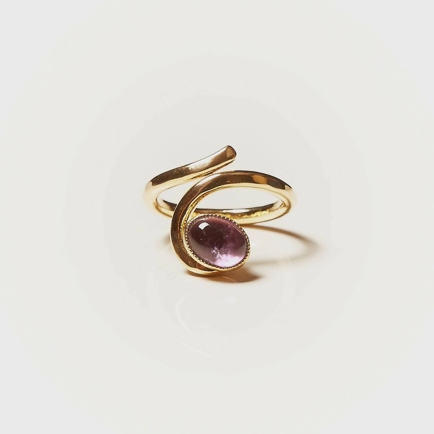 Bague PERCE NEIGE plaqué or avec une améthyste. | EMPREINTES Paris