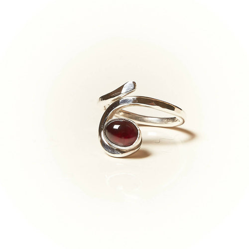 Bague PERCE NEIGE en argent avec un grenat. | EMPREINTES Paris - EMPREINTES Paris