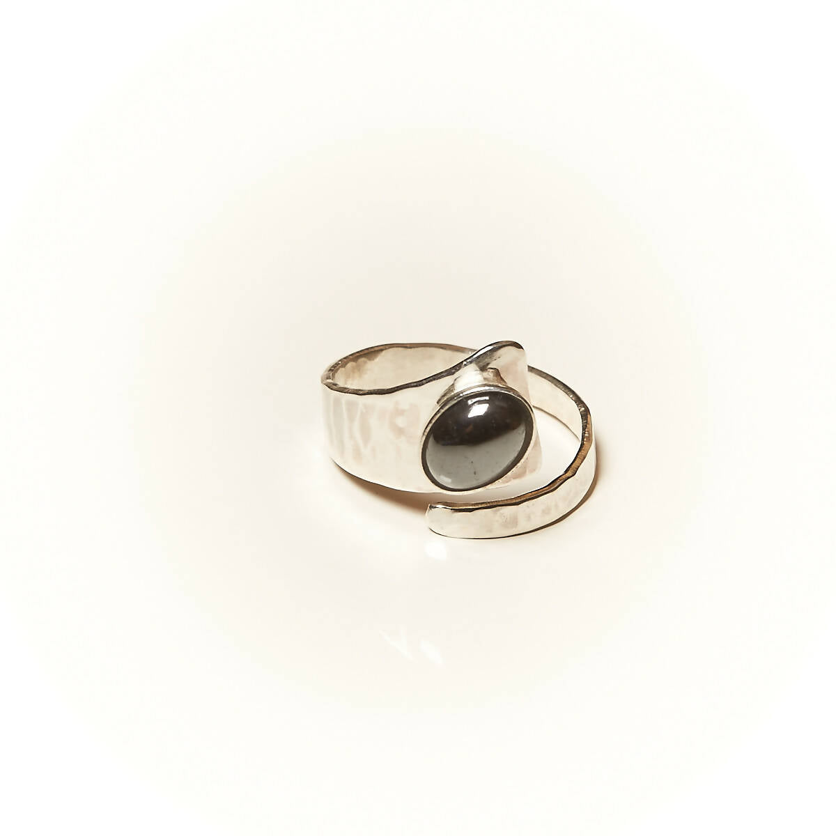 Bague ROMAE en argent avec une hématite. | EMPREINTES Paris