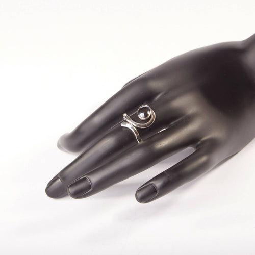 Bague PERCE NEIGE en argent avec une hématite. | EMPREINTES Paris - EMPREINTES Paris