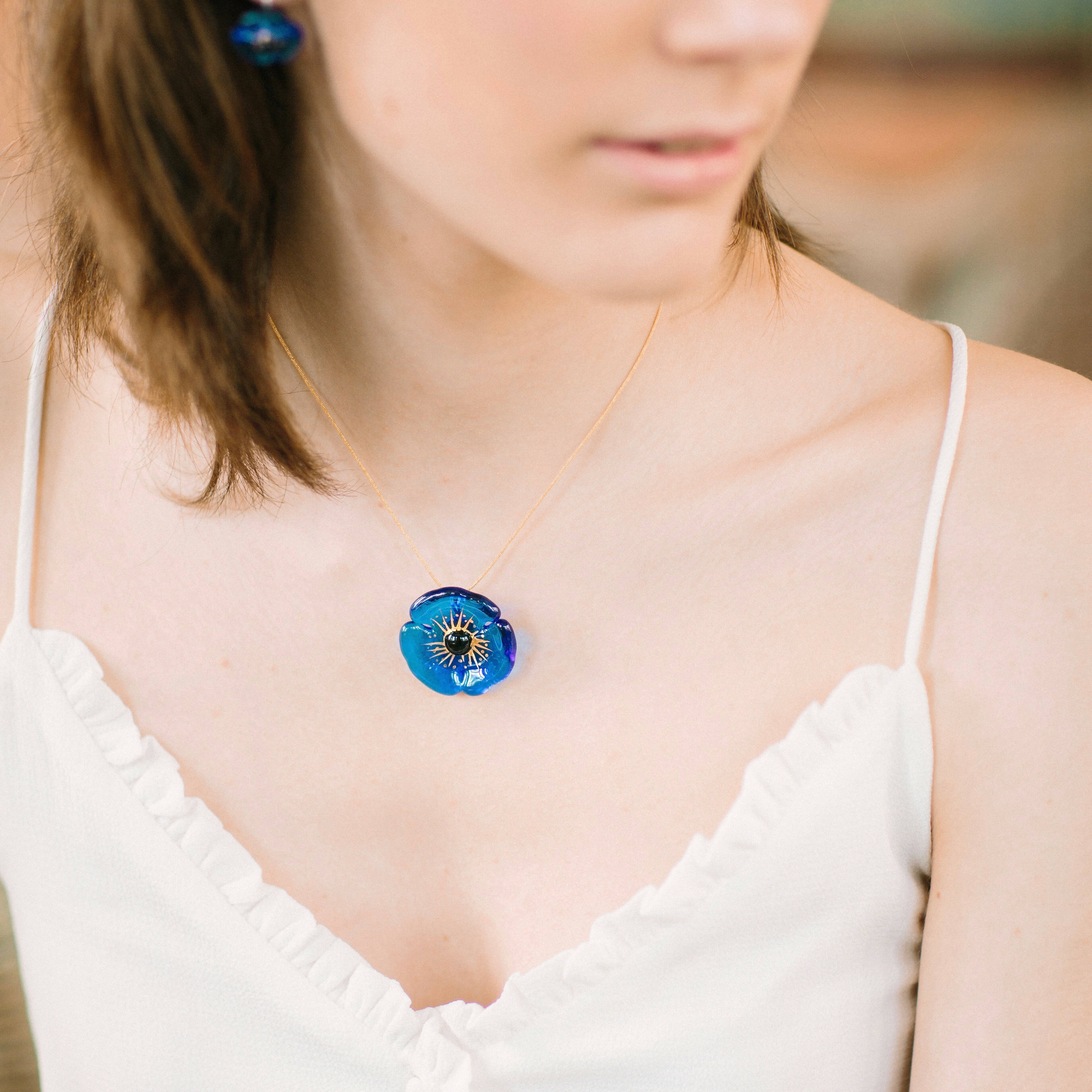 Pendentif COQUELICOT bleu acier | EMPREINTES Paris