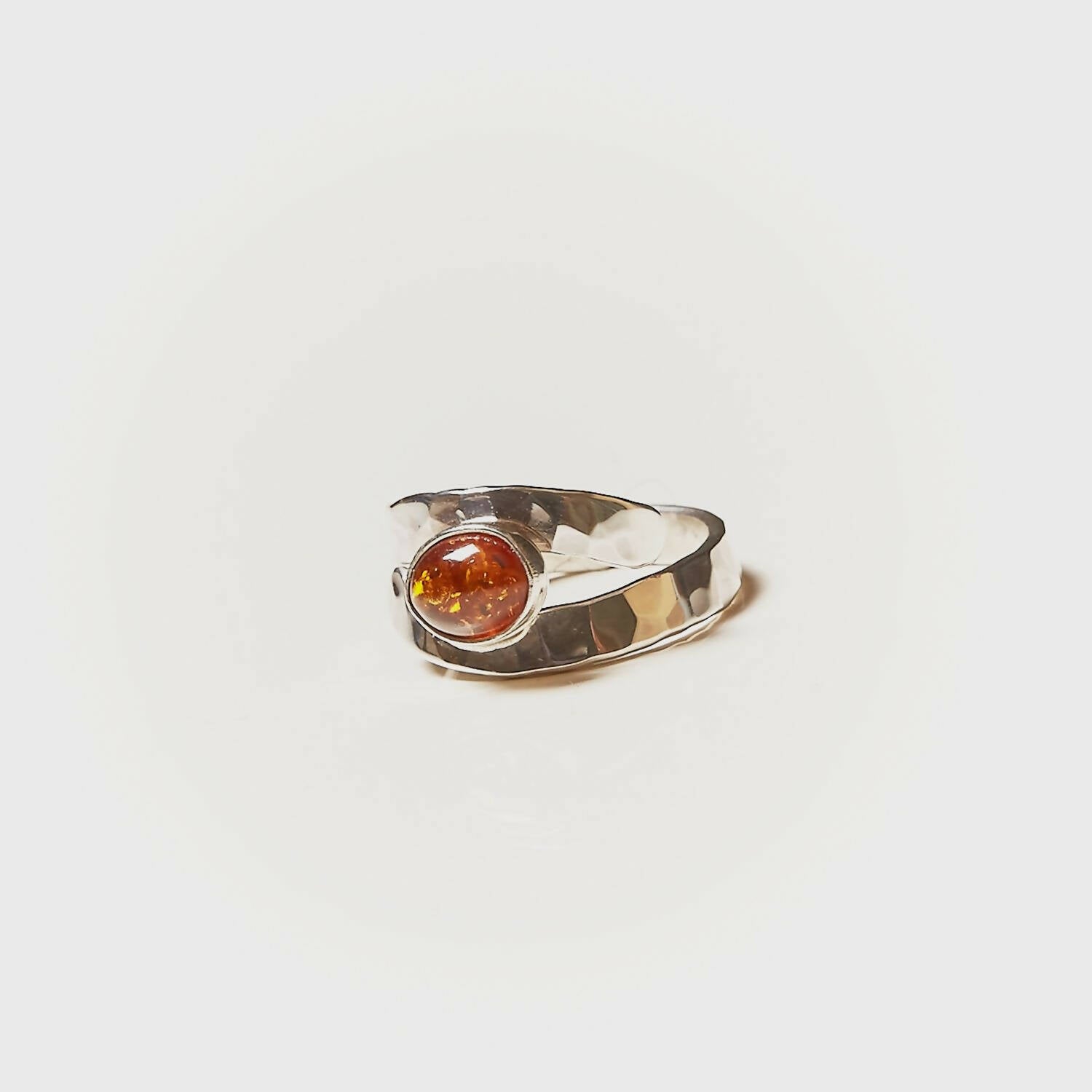 Bague EMULSIA en argent avec une ambre. | EMPREINTES Paris
