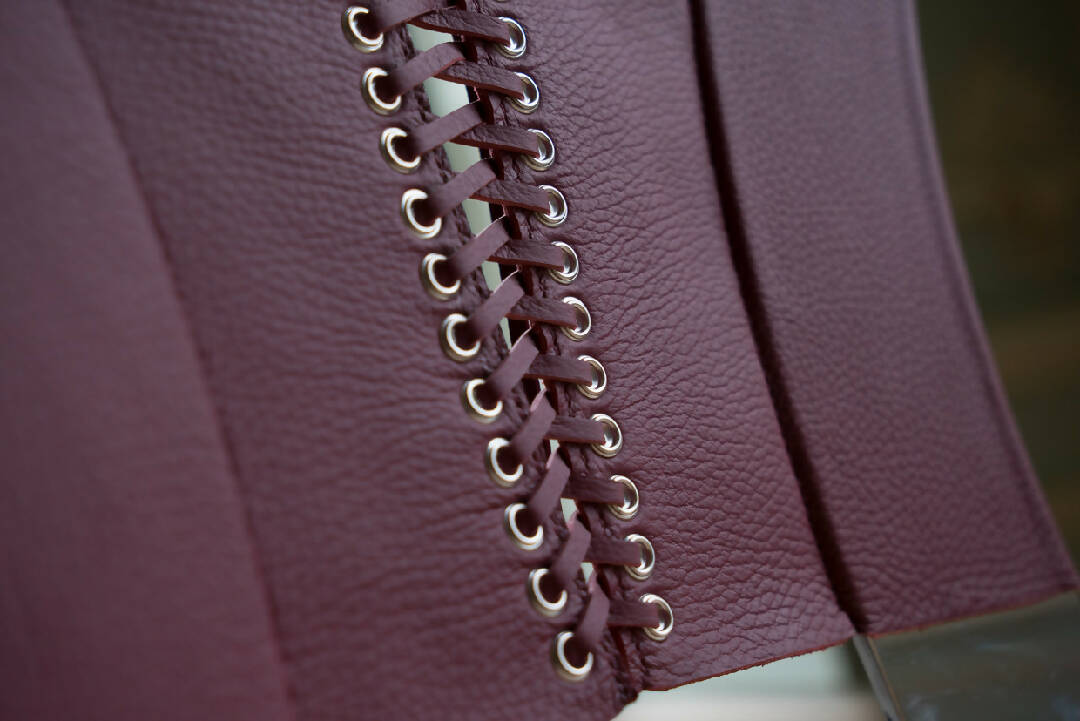 Chaise L
