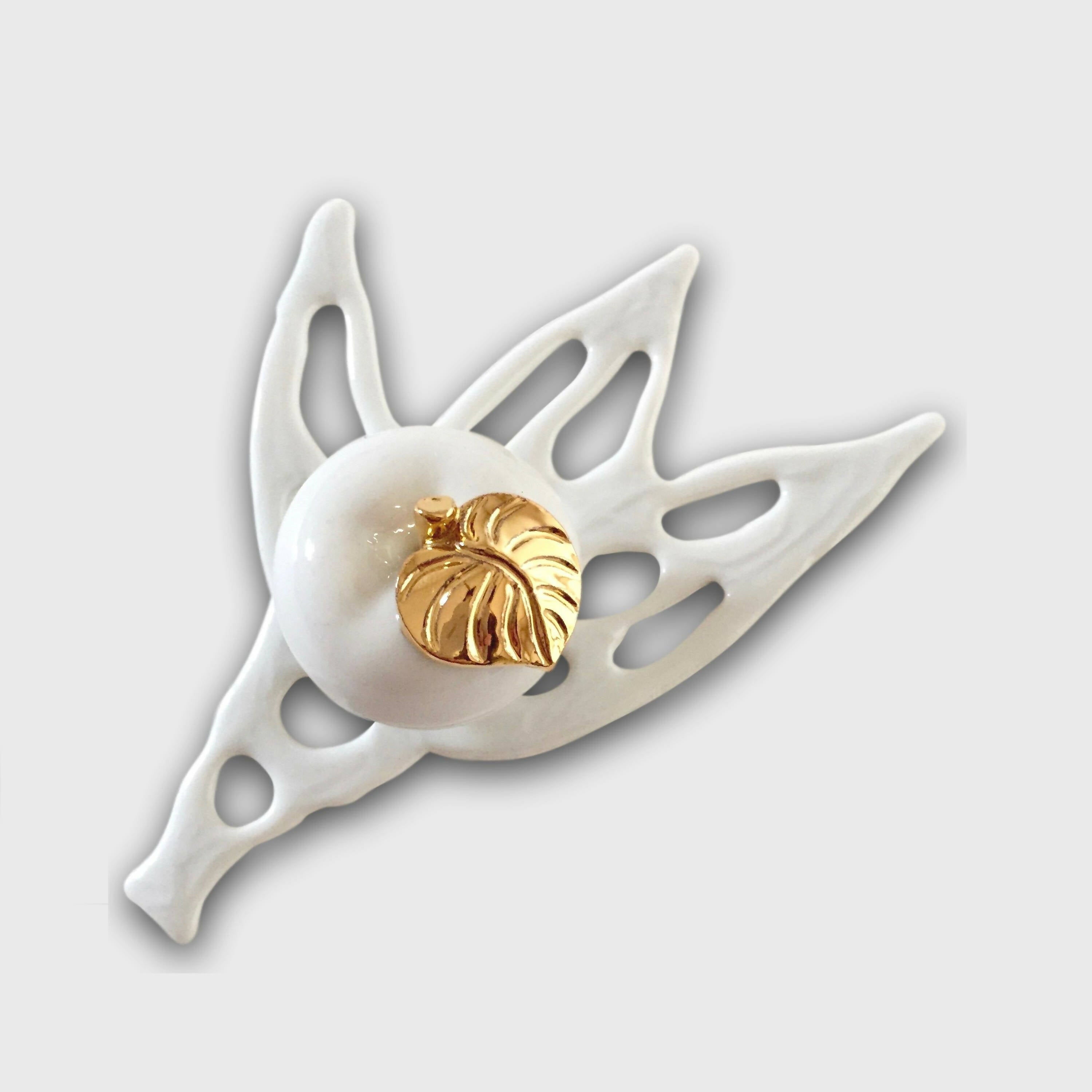 Boite à Bijoux Pomme en porcelaine sur décor floral | EMPREINTES Paris