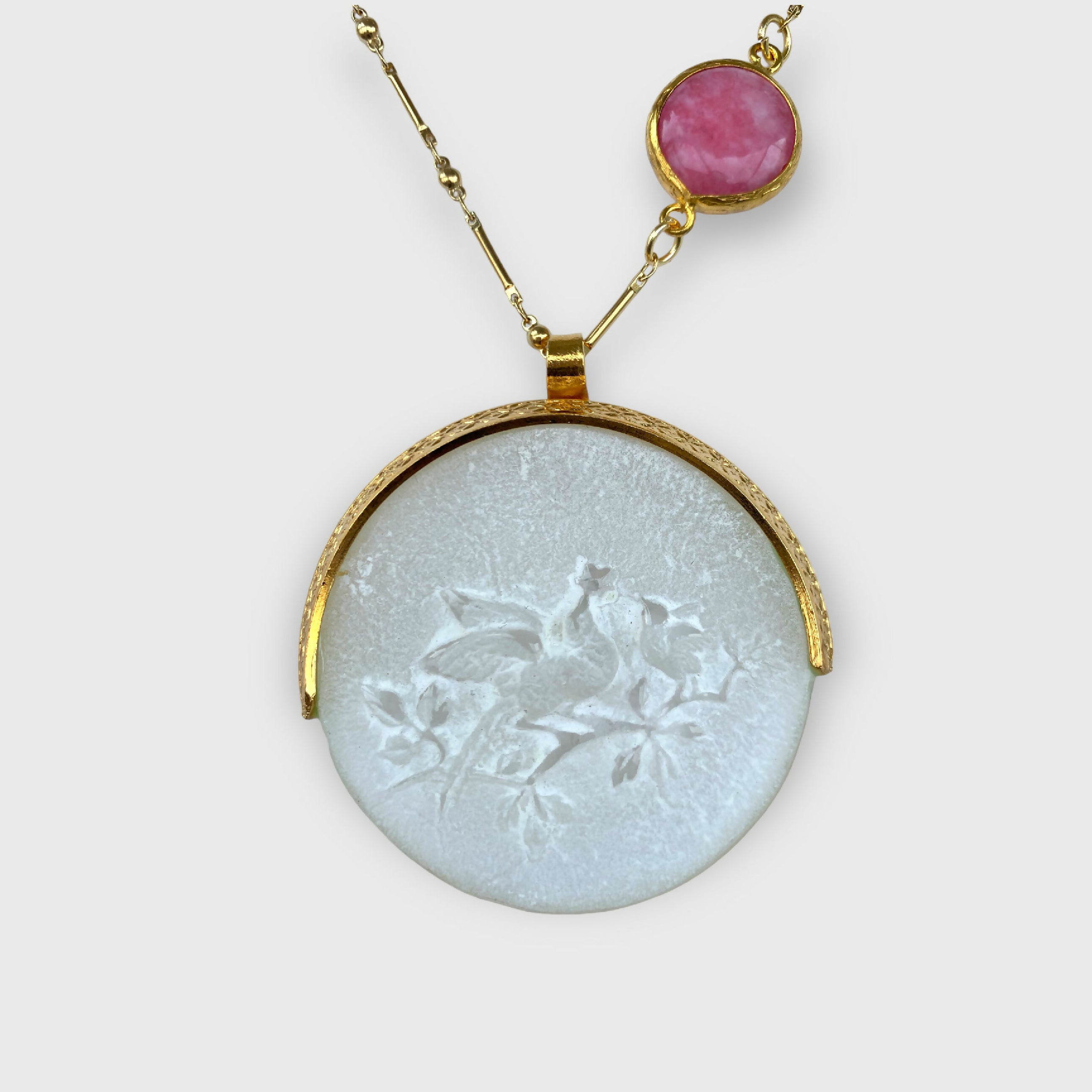 oiseau, printemps, precieu, bijou symbolique, ethnique, romantique, chic bohème, amoureux, collier pour femme, art déco, art nouveau, idées cadeaux pour elle, saint Valentin, piece unique, bijoux doré, tour de cou, pate de verre, cristal | EMPREINTES Paris