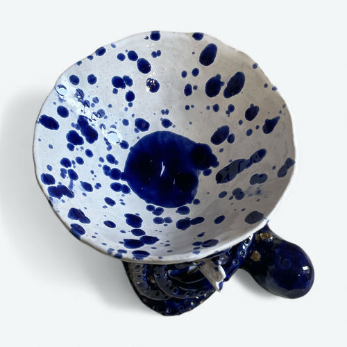 Coupe bleu de Sèvres avec poulpe et poisson aux yeux d'or | EMPREINTES Paris - EMPREINTES Paris
