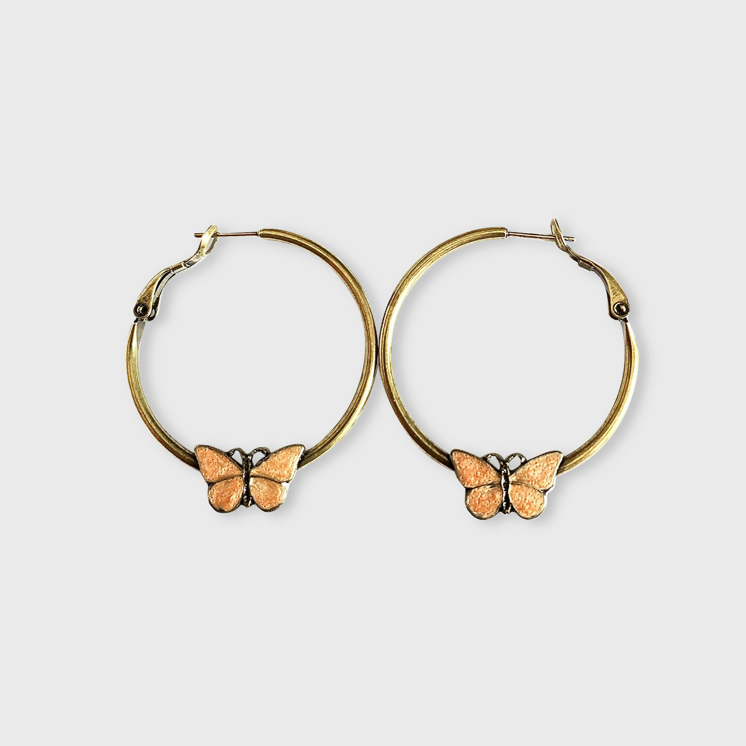 Créoles papillons couleur pêche nacrée | EMPREINTES Paris