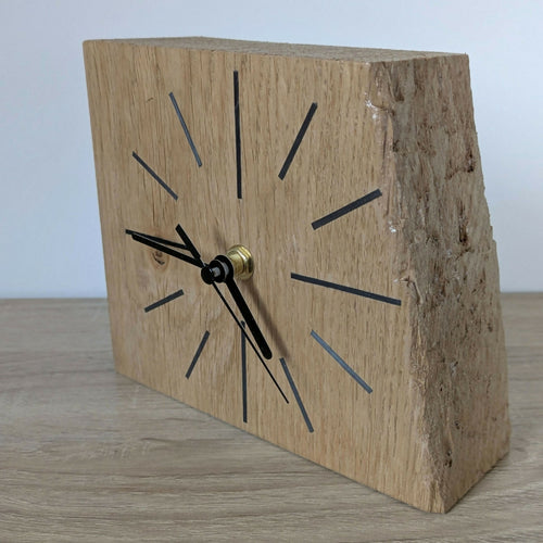 horloge_de_bureau_en_chene_massif_et_marqueterie_de_paille_gris_anthracite_jerome_ebenisterie copie | EMPREINTES Paris - EMPREINTES Paris