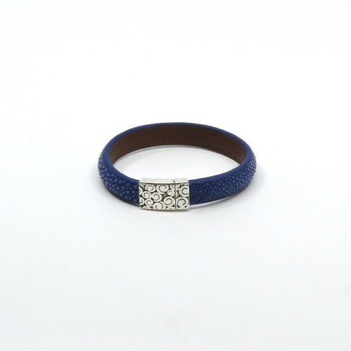 bracelet_en_galuchat_bleu_fermoir_eole_sylvie_zarnowski copie | EMPREINTES Paris - EMPREINTES Paris