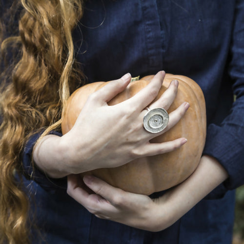 Bague cocktail en argent massif, Motif rondelle de bois | EMPREINTES Paris - EMPREINTES Paris