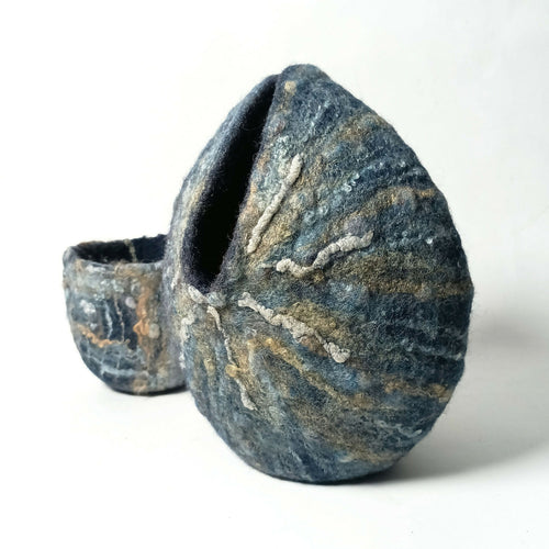 Sculpture Nautile feutre bleu Indigo et soie mordorée | EMPREINTES Paris - EMPREINTES Paris