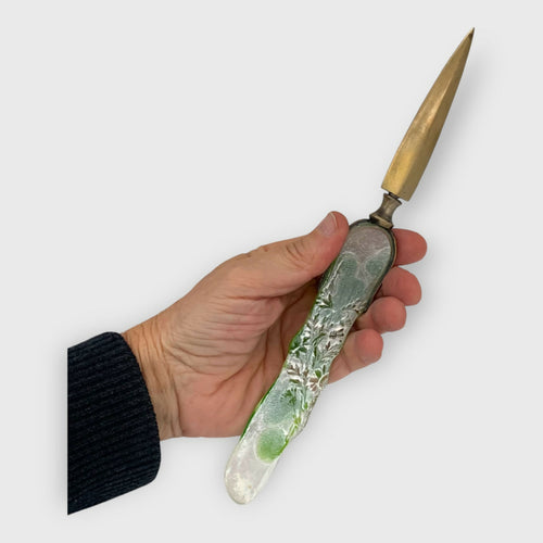 ouvre lettre vert, feuillage et déco, cadeau homme, objet original, collection unique, pate de verre, cristal, décoration verte | EMPREINTES Paris - EMPREINTES Paris