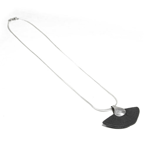 collier_gin_dai_hime_ginko_2_charcoal_eskimeit copie | EMPREINTES Paris - EMPREINTES Paris