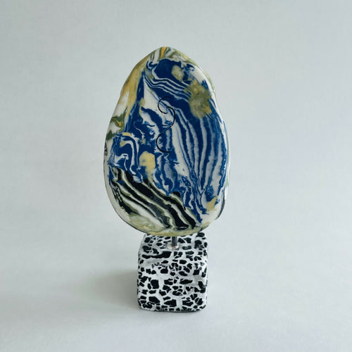 Sculpture femme enceinte nériage porcelaine blanc noir vert jaune bleu | EMPREINTES Paris - EMPREINTES Paris