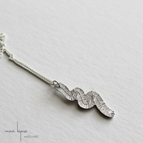 Collier volute grand zigzag strié en argent massif recyclé 925 | EMPREINTES Paris - EMPREINTES Paris