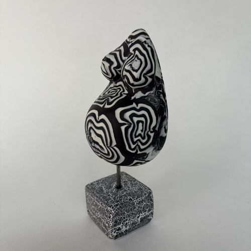 Sculpture femme enceinte nériage porcelaine noir et blanc | EMPREINTES Paris - EMPREINTES Paris