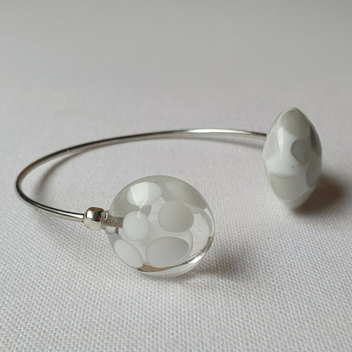 Bracelet jonc argenté en verre couleur cristal et blanc | EMPREINTES Paris - EMPREINTES Paris