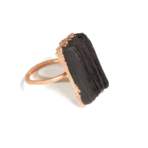 bague_porcelaine_noire_et_cuivre_lady_c_atelier_christine_moquet copie | EMPREINTES Paris - EMPREINTES Paris