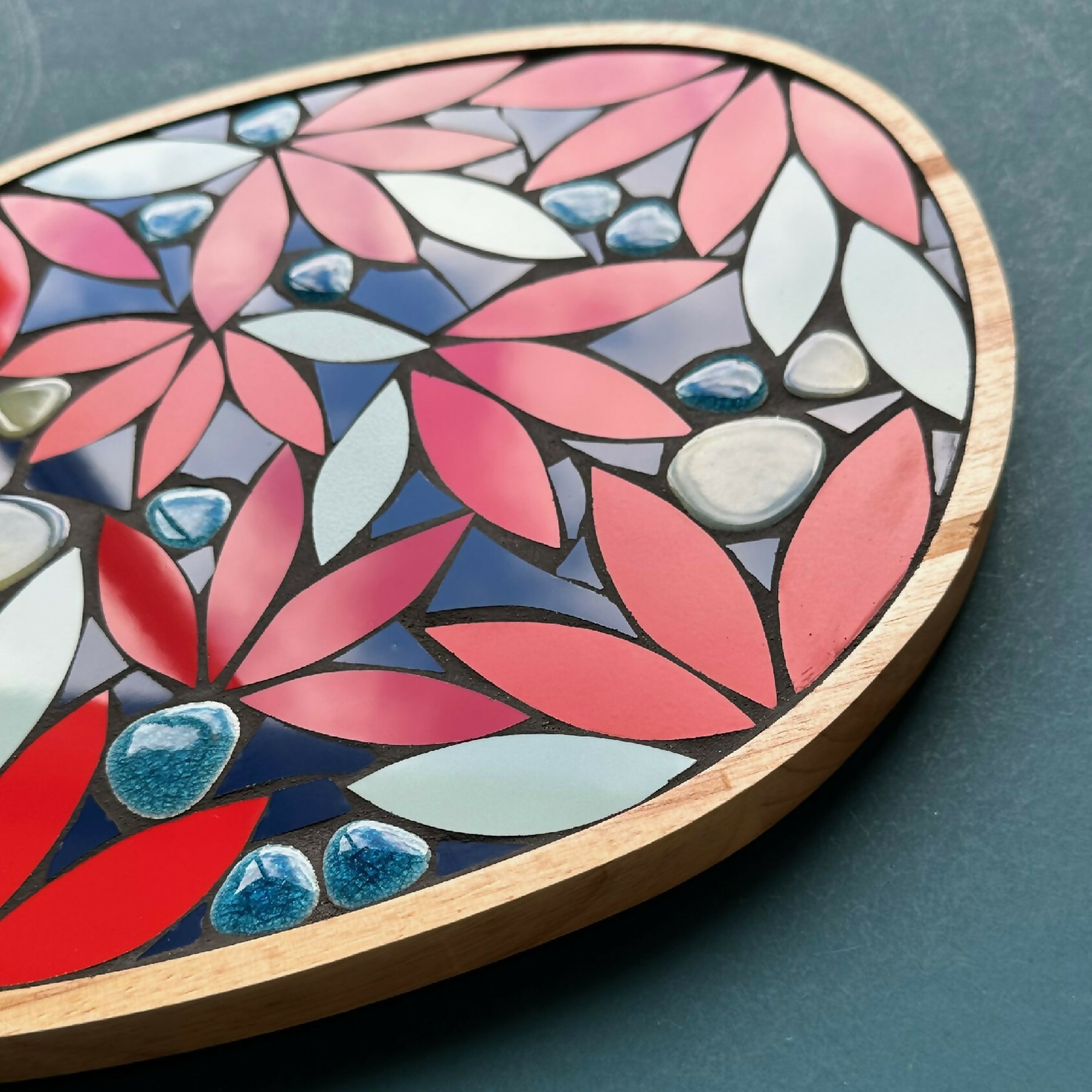 Plateau Magnolias Rouge et gris fond marine | EMPREINTES Paris