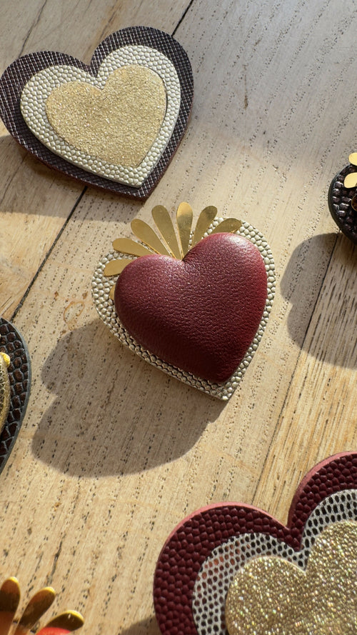 broche_ex_voto_rouge_julie_troncin_maroquinerie copie | EMPREINTES Paris - EMPREINTES Paris