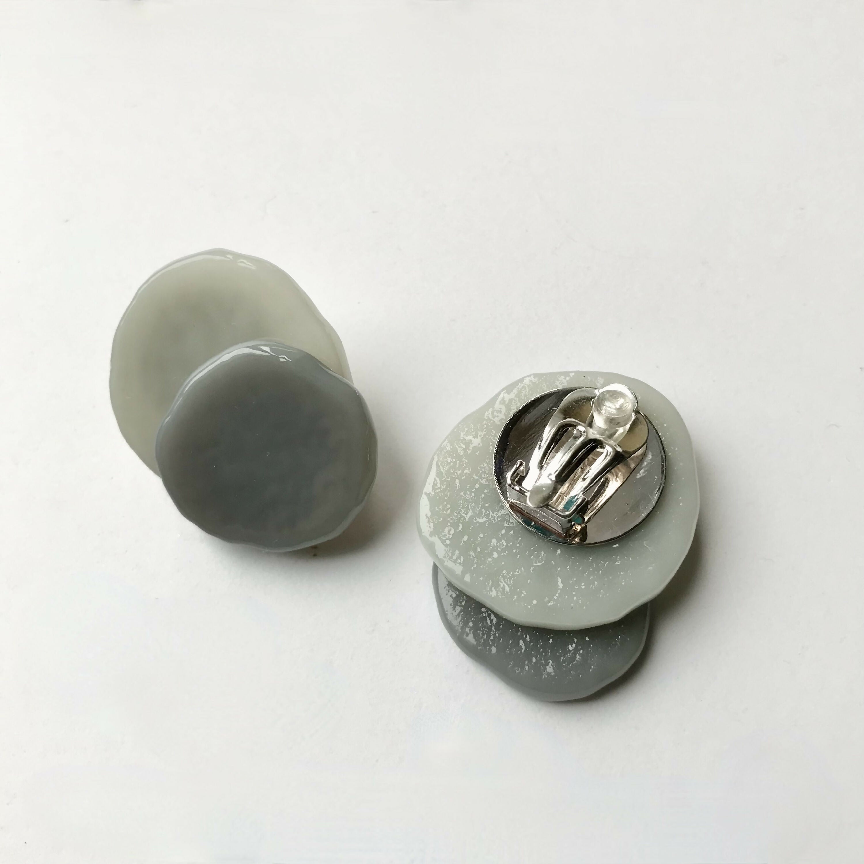 boucles_ricochet_gris_beige_mari_et_femme copie | EMPREINTES Paris