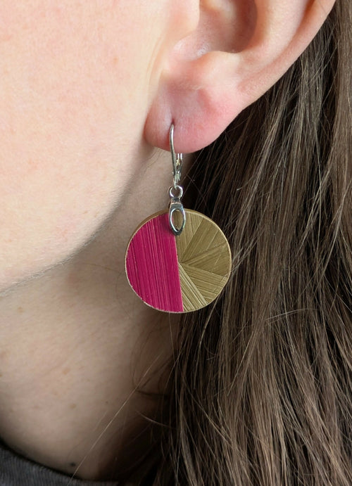 Boucles d'oreilles Rondes avec marqueterie de paille Bordeaux et Dorée - crochets argent 925 | EMPREINTES Paris - EMPREINTES Paris