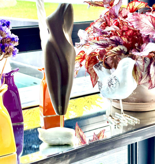 Figurine 24 en pierre calcaire, patine bronze, socle en en stéatite jade | EMPREINTES Paris - EMPREINTES Paris