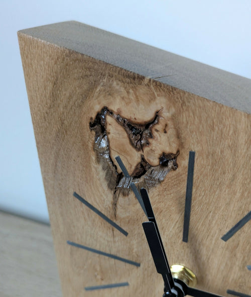 Horloge de bureau en Chêne massif et Marqueterie de paille Gris Anthracite | EMPREINTES Paris - EMPREINTES Paris