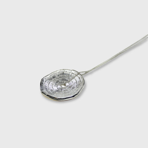 Sautoir en argent massif, Pendentif inspiré par les rondelles de bois | EMPREINTES Paris - EMPREINTES Paris