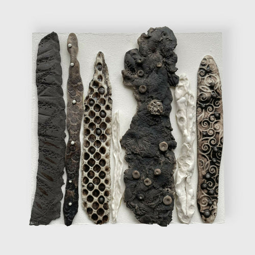 bas_relief_tableau_gres_noir_et_porcelaine_collection_ecorce_20x20cm_6_guenaelle_grassi | EMPREINTES Paris - EMPREINTES Paris