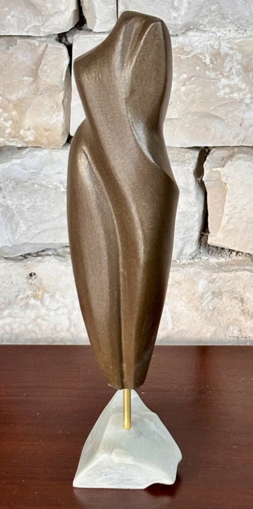 Figurine 24 en pierre calcaire, patine bronze, socle en en stéatite jade | EMPREINTES Paris - EMPREINTES Paris