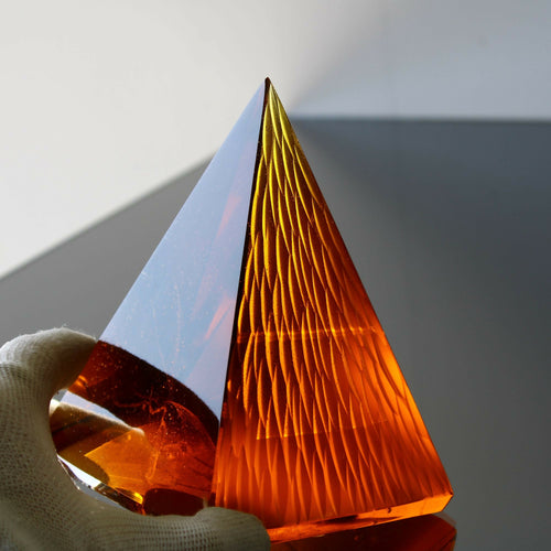 sculpture_pyramide_topaz_trait_dunion_artisans copie | EMPREINTES Paris - EMPREINTES Paris