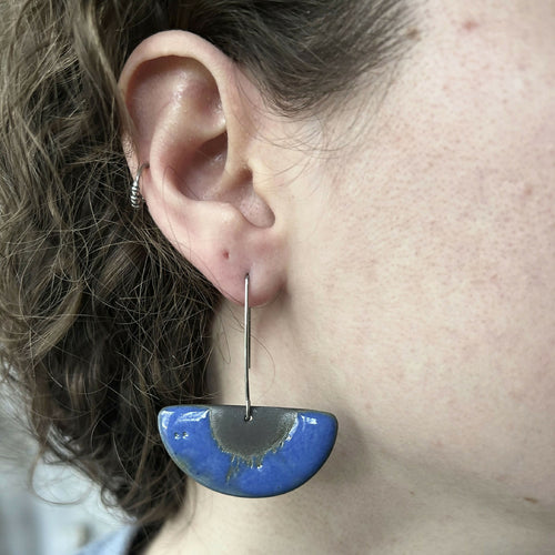 boucles_doreilles_demi_lunes_bleues_laure_neumann copie | EMPREINTES Paris - EMPREINTES Paris