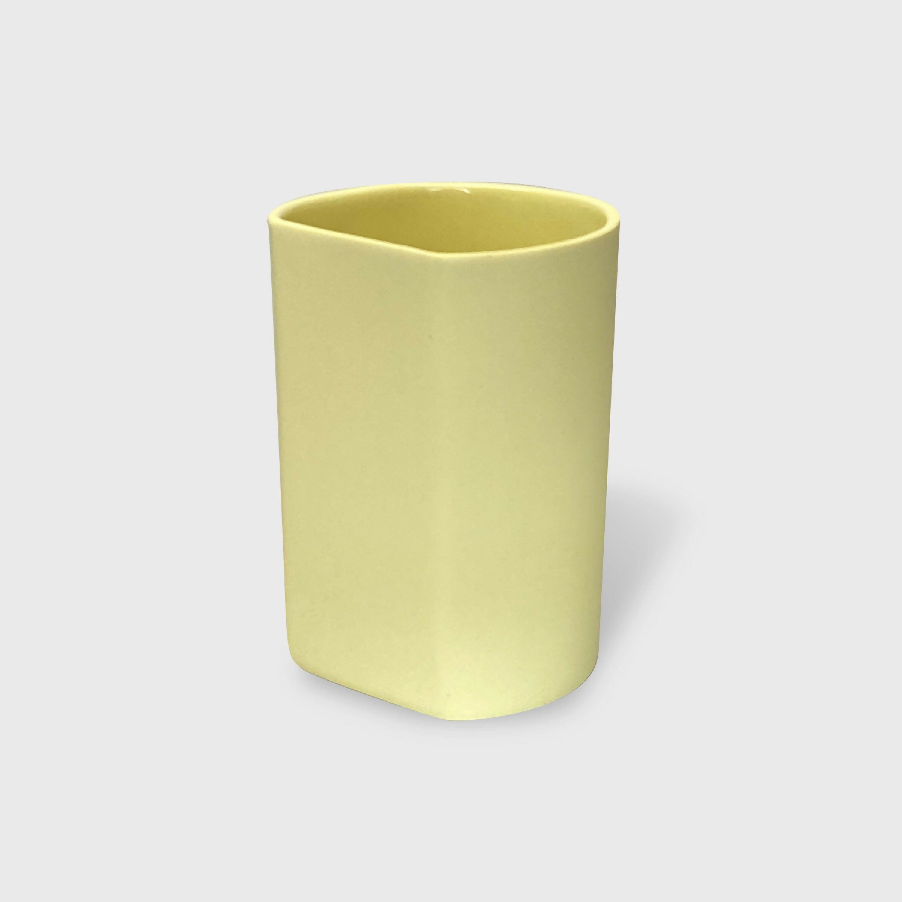 gobelet_jaune_un_pan_n°2_2gceramic copie | EMPREINTES Paris