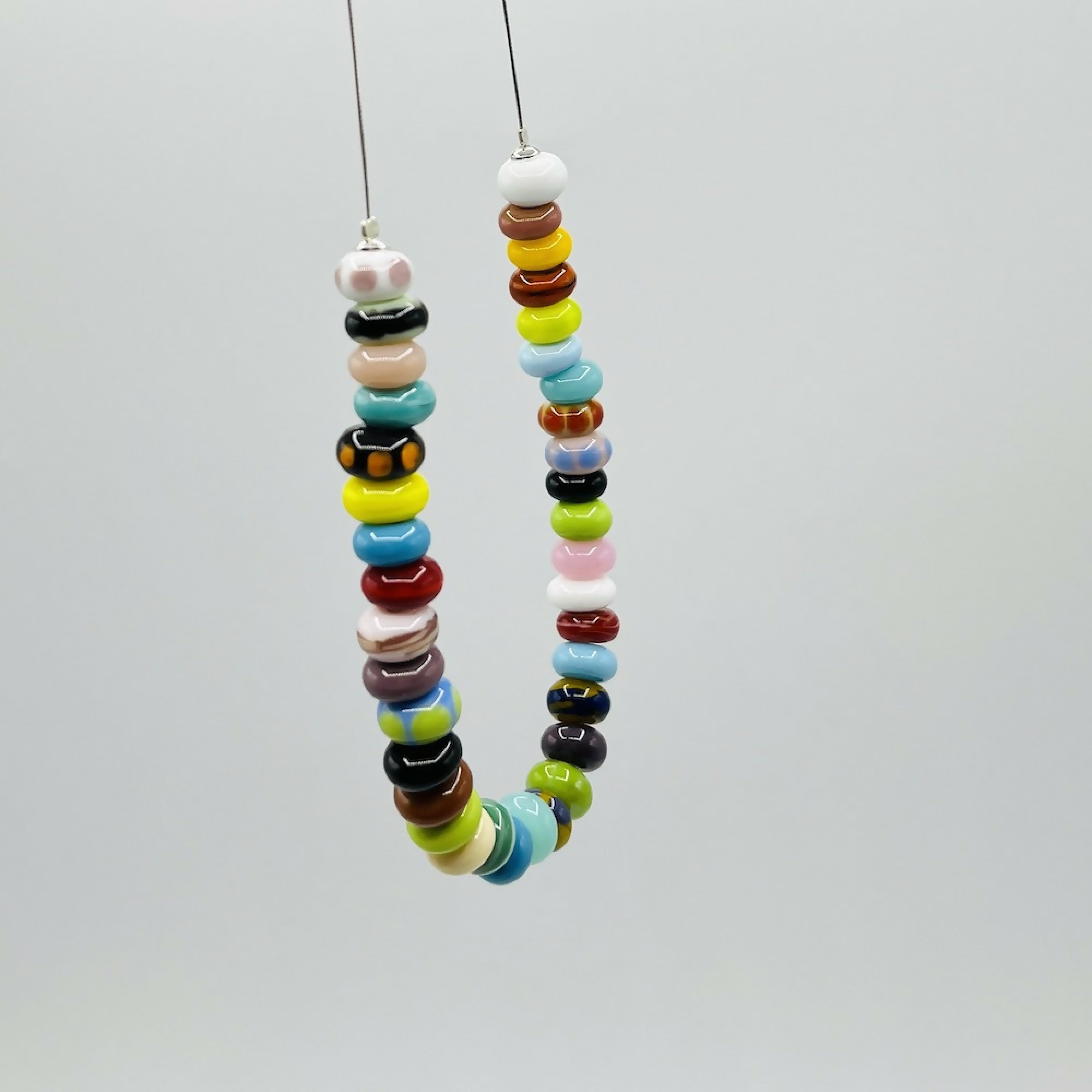 collier_en_perles_de_verre_colore_lusine_caille_silice_creation copie | EMPREINTES Paris
