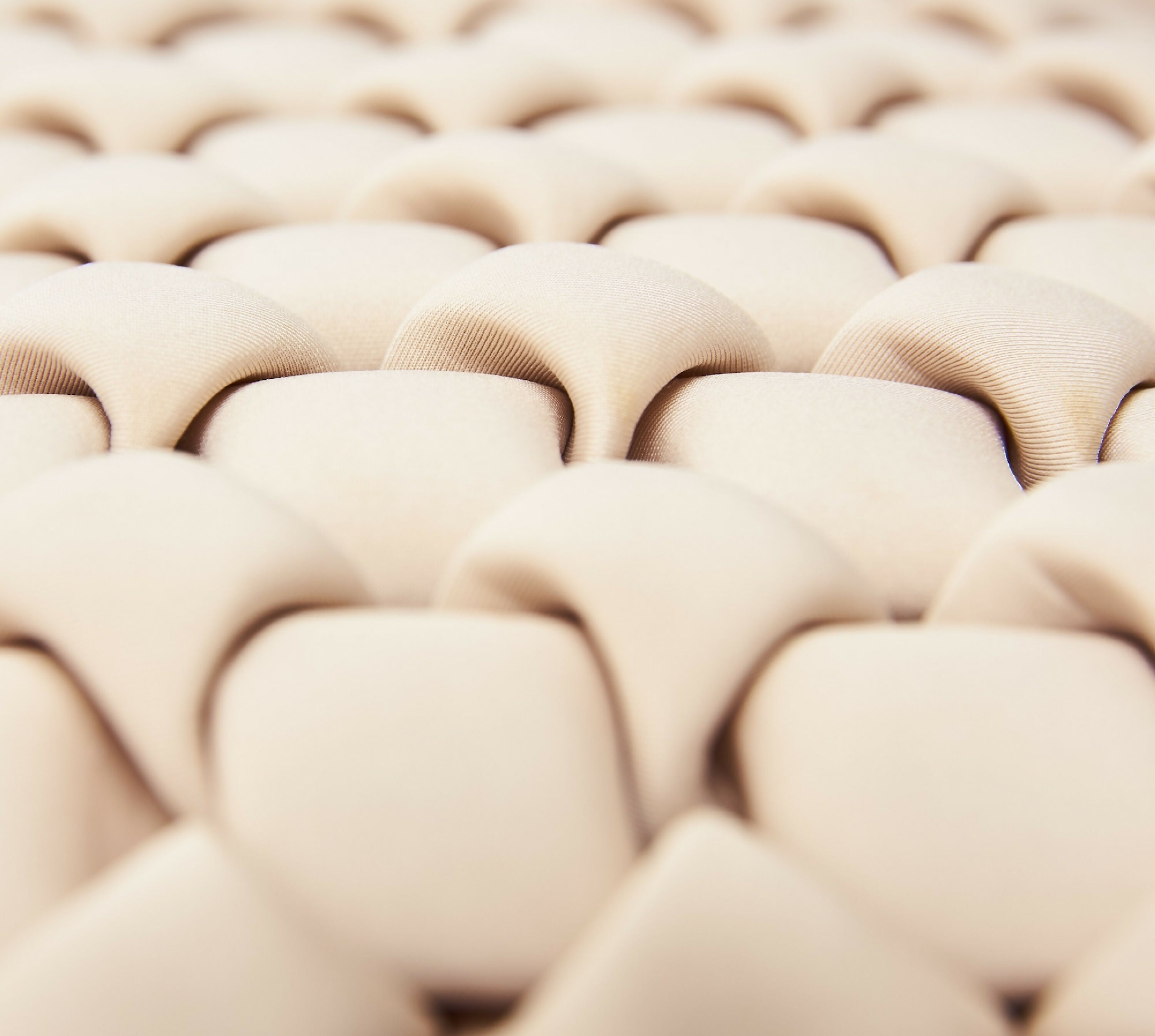 coussin_carre_neosmock_beige_floriane_schmitt_studio copie | EMPREINTES Paris