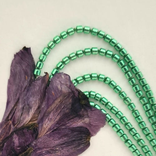 tableau_brode_madame_chien_tete_en_bas_carole_bonneau copie | EMPREINTES Paris - EMPREINTES Paris