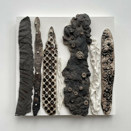 bas_relief_tableau_gres_noir_et_porcelaine_collection_ecorce_20x20cm_6_guenaelle_grassi | EMPREINTES Paris - EMPREINTES Paris