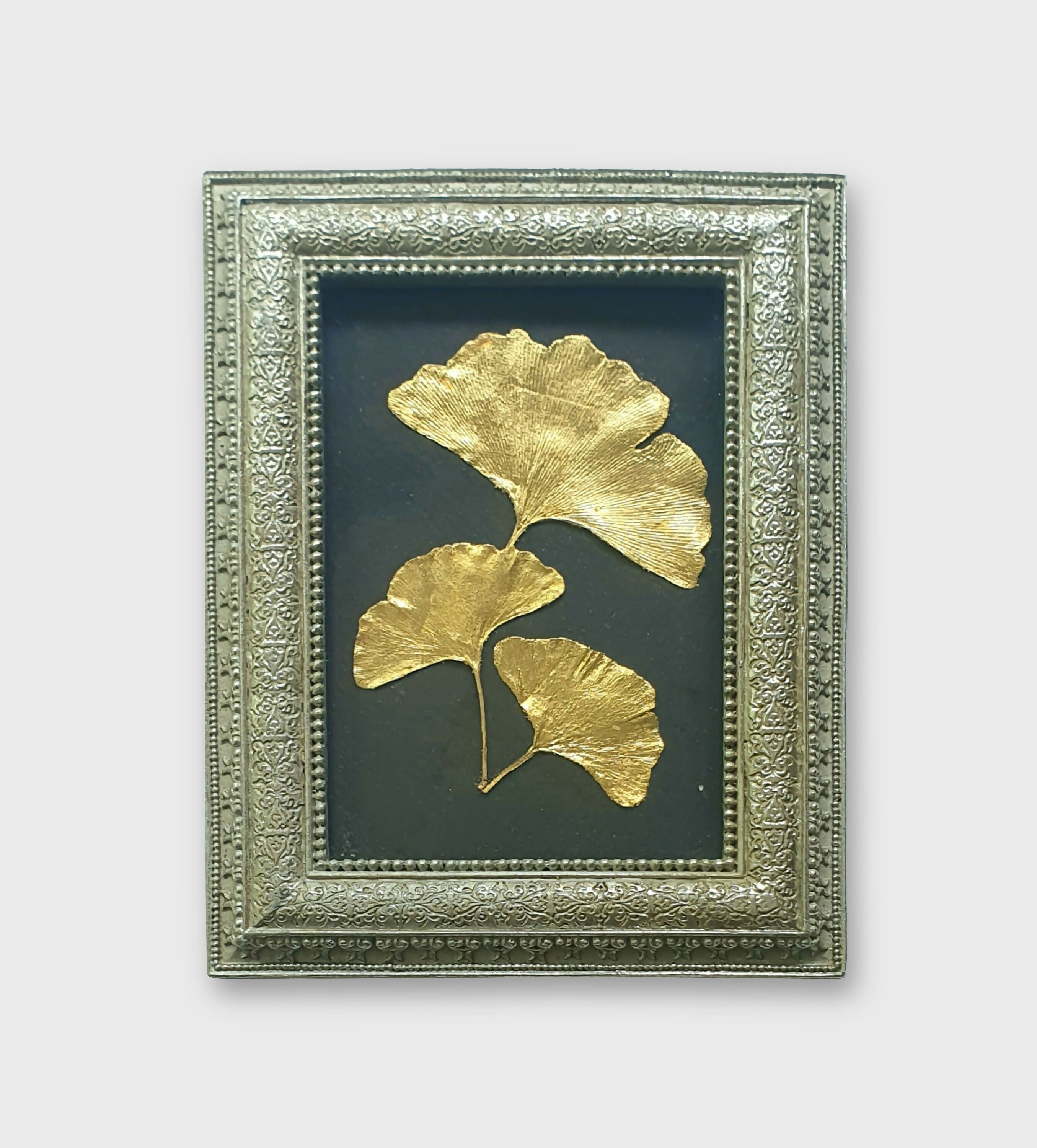 enluminure_ginkgo_or_les_parchemins_dores_enluminure copie | EMPREINTES Paris