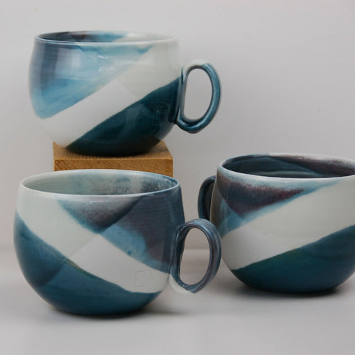 Grande tasse lignes bleu et blanc | EMPREINTES Paris - EMPREINTES Paris