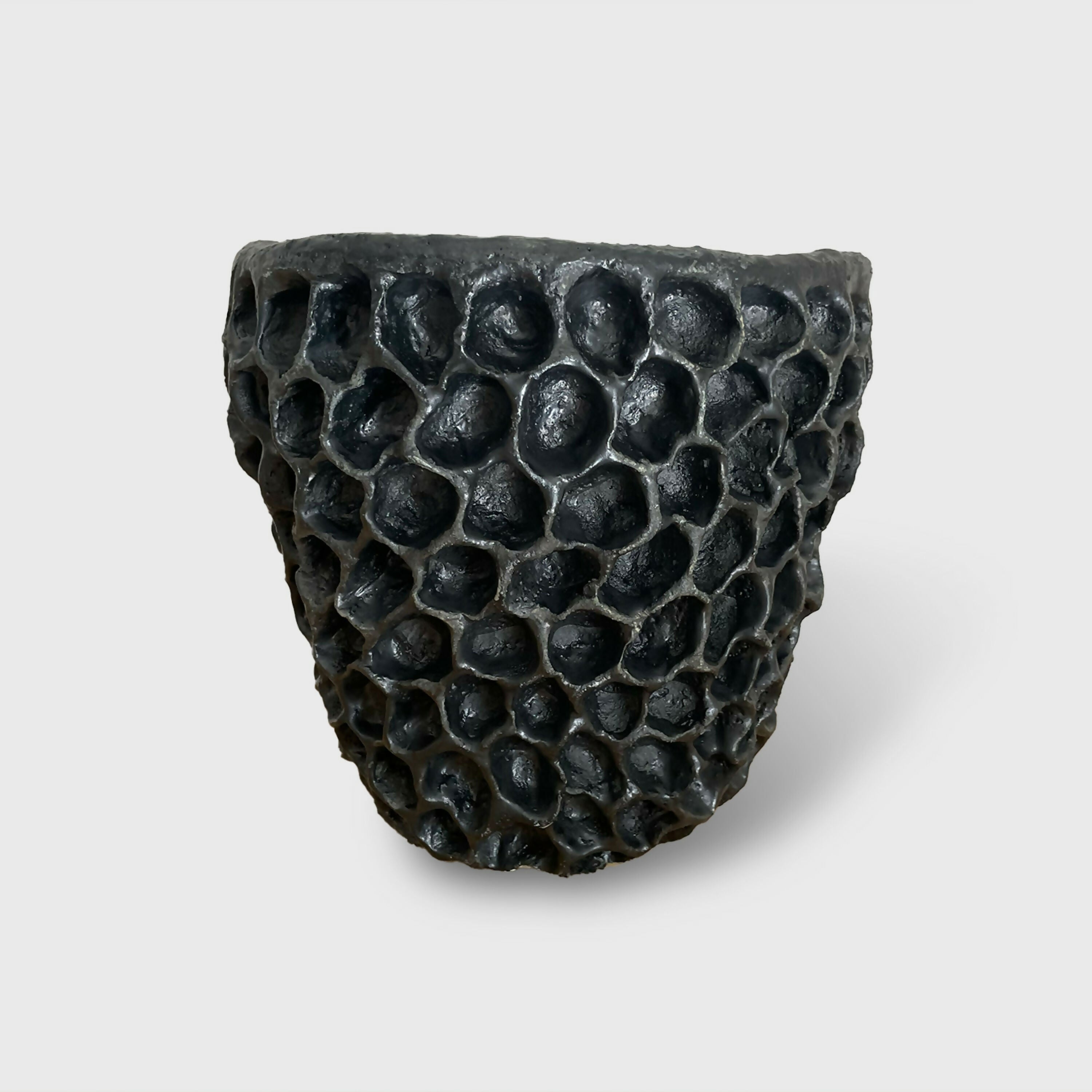 Pot sculpture Aérolithe | EMPREINTES Paris